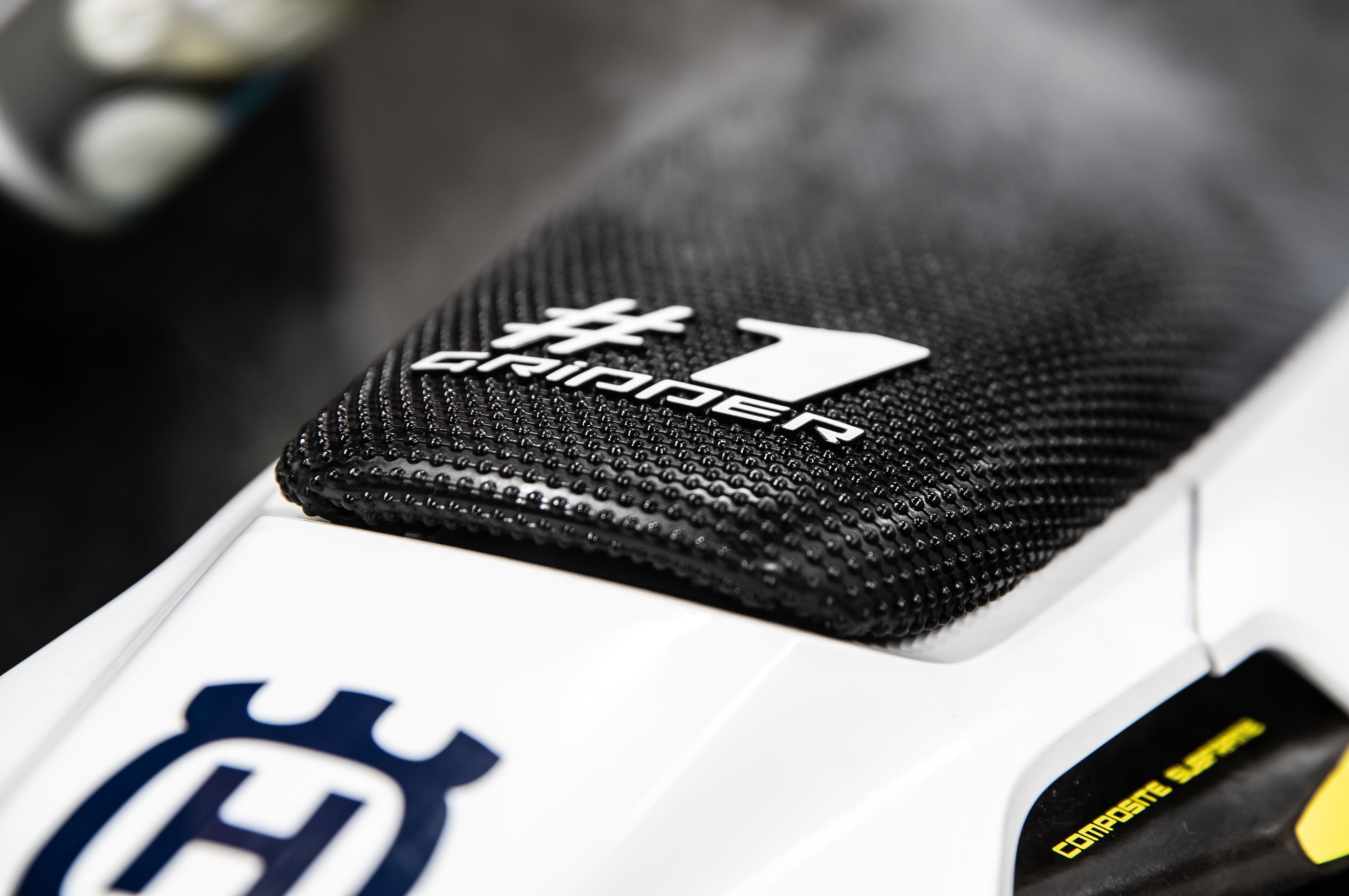 #1 Gripper Seat Cover シートカバー OneGripper Seatcover Light - Hard Enduro Shop